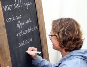 Vrijwilliger aan het werk bij De Woudreus